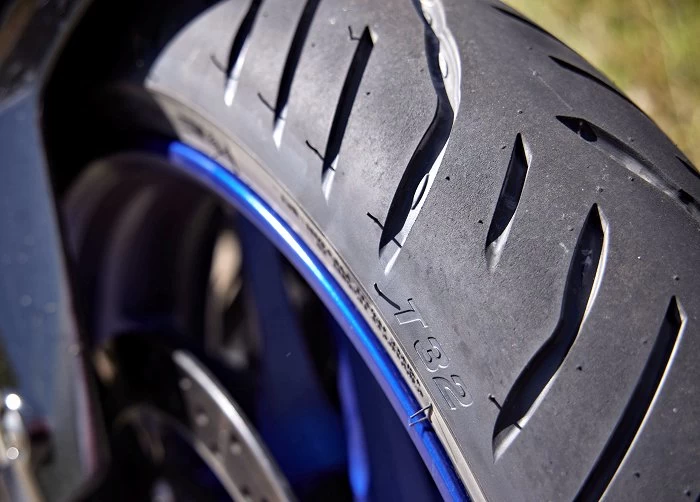 Essai du pneu Sport Touring Bridgestone T32