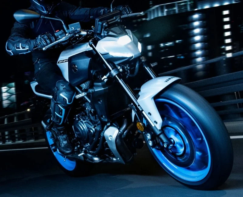 Conduite-Moto-Yamaha-MT07-2025