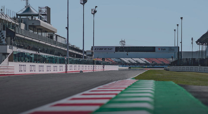 Le Dainese Riding Master propose de rouler aux cotés de Rossi à Misano.