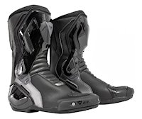 Test produit : ensemble Dainese et AGV pour la piste.