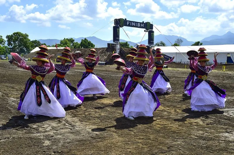 Danseuses-Indonésie-MXGP-2024