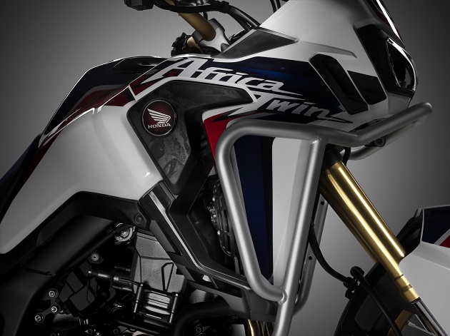 Africa Twin 2016 - Les accessoires et les vêtements techniques dédiés.