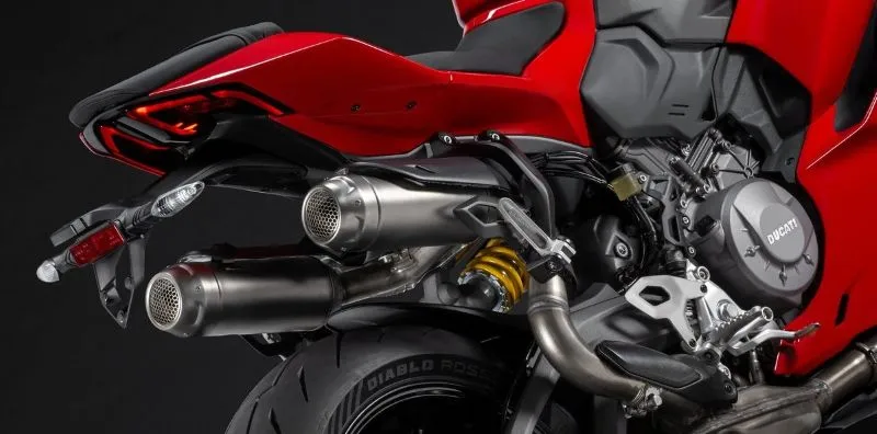 Ducati-Panigale-V2-2025-motoplanete