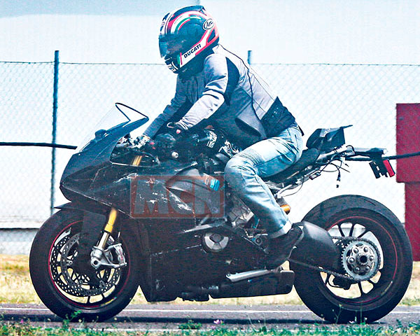 Ducati prépare activement sa future Panigale V4.