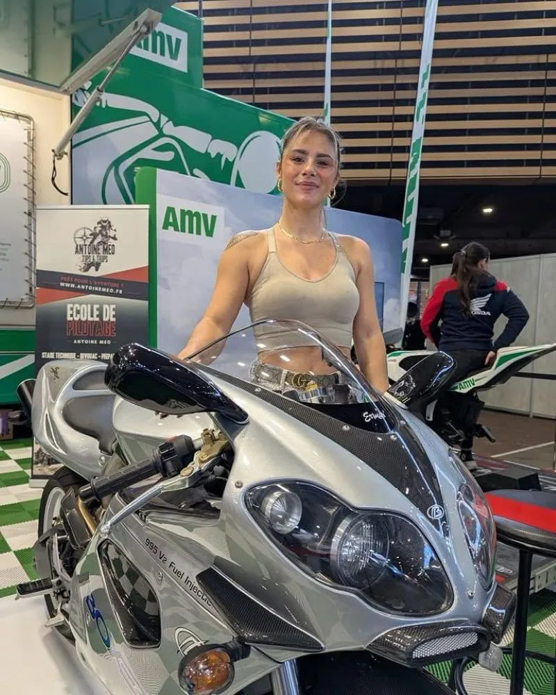 Emilia-Dobrev-Salon-2roues-Motoplanete