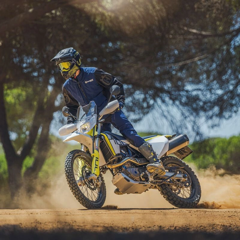 Enduro-Husqvarna-Trek-2024