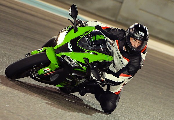 Test produit : ensemble Dainese et AGV pour la piste.