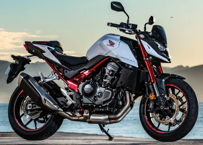 Essai de la Honda CB 750 Hornet 2023