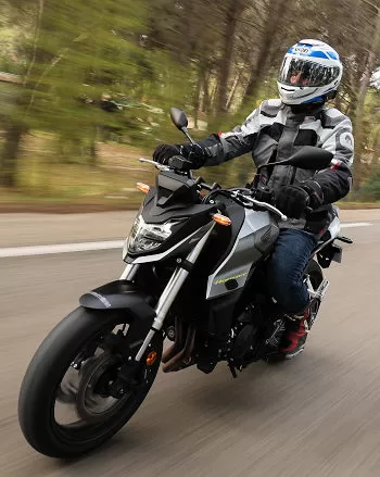 Essai de la Honda CB 750 Hornet 2023