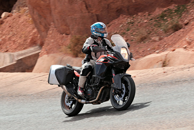Essai du pneu trail Bridgestone A41.