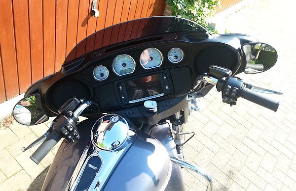 Essai de la Harley-Davidson 1690 STREET GLIDE SPECIAL FLHXS 2016