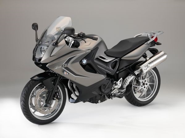 Petit coup de neuf sur les coloris et les options BMW.