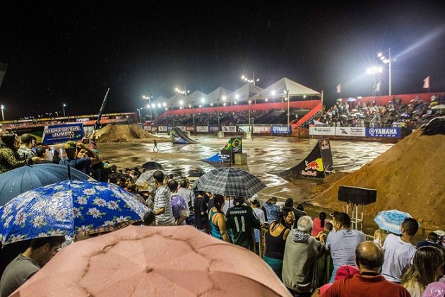 FMX - Annulation de la manche brésilienne.