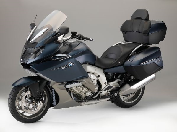 Petit coup de neuf sur les coloris et les options BMW.