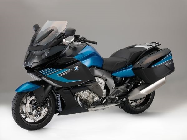 Petit coup de neuf sur les coloris et les options BMW.