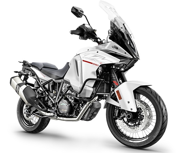 KTM 2017 - Coup de neuf sur les trails avec les Adventure 1090, 1090R et les Super Adventure 1290 T, S et R.