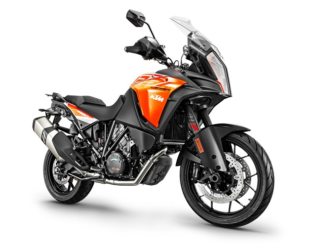 KTM 2017 - Coup de neuf sur les trails avec les Adventure 1090, 1090R et les Super Adventure 1290 T, S et R.