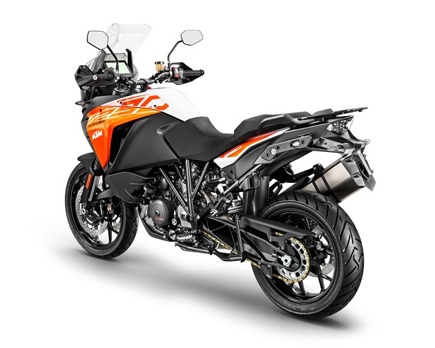 KTM 2017 - Coup de neuf sur les trails avec les Adventure 1090, 1090R et les Super Adventure 1290 T, S et R.