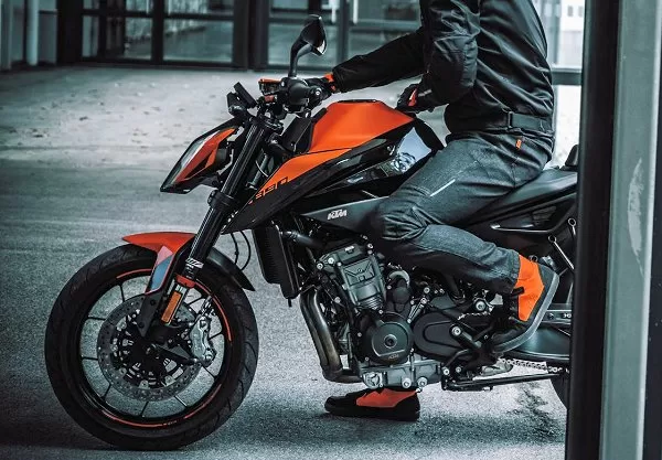 KTM 890 DUKE TOUR 2021