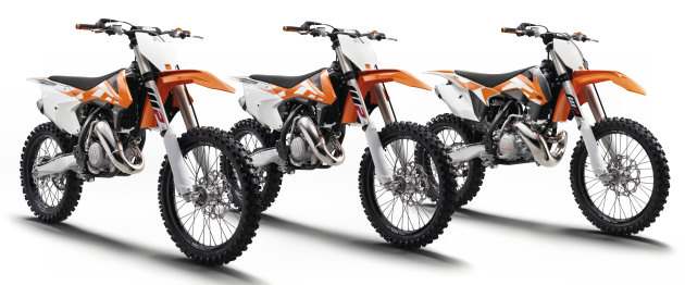 KTM présente ses machines de cross SX 2016.