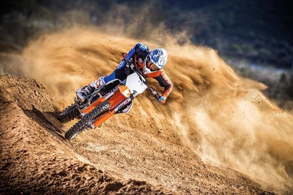 KTM annonce de nouvelles évolutions pour sa gamme cross 2017.
