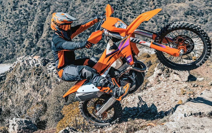 Les KTM enduro EXC largement revues pour 2024.