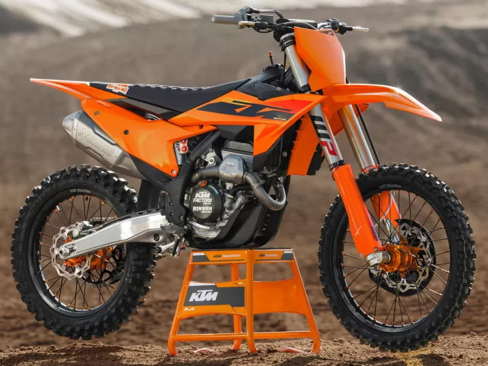 KTM présente sa gamme cross 2025