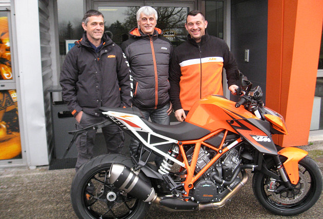 Création du KTM Team France pour conquérir le Dark Dog Rallye Moto Tour.
