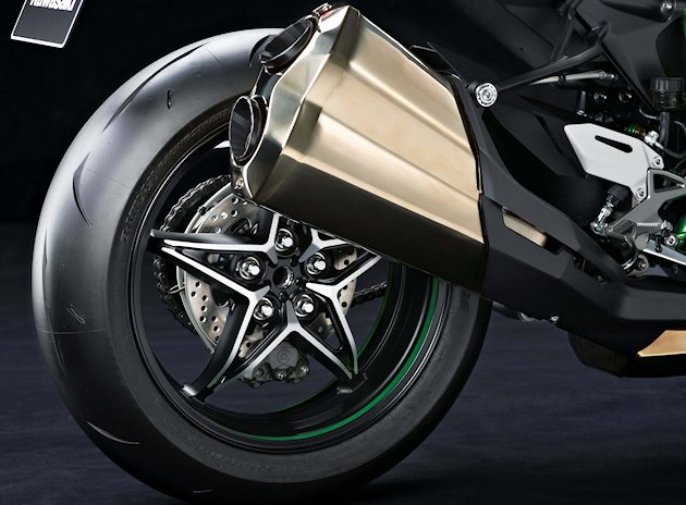 Essai de la Kawasaki NINJA H2 2016