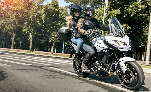 Gros lifting pour les Kawasaki 650 et 1000 Versys 2015.