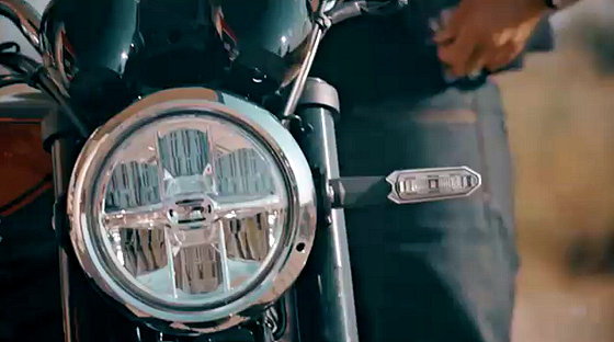 La Kawasaki Z 900 RS 2018 prépare son entrée.