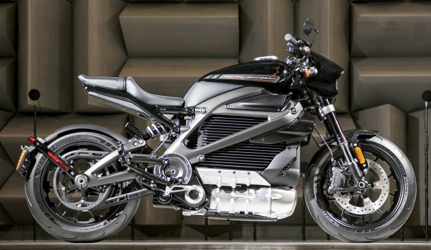 Harley bouscule son futur : trail 1250 Pan-America, streetfighter 975, modèles électriques et stratégies boostées.