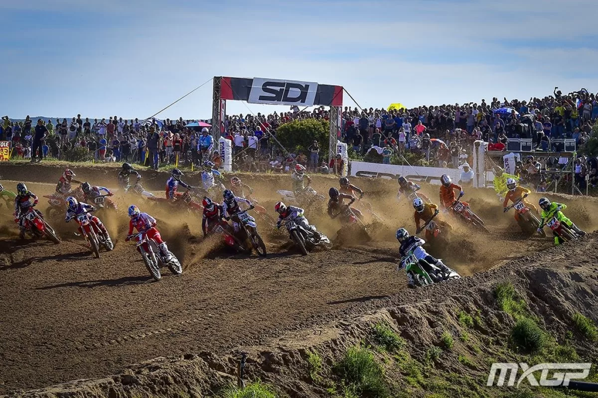 Départ pilotes moto mxgp sardaigne