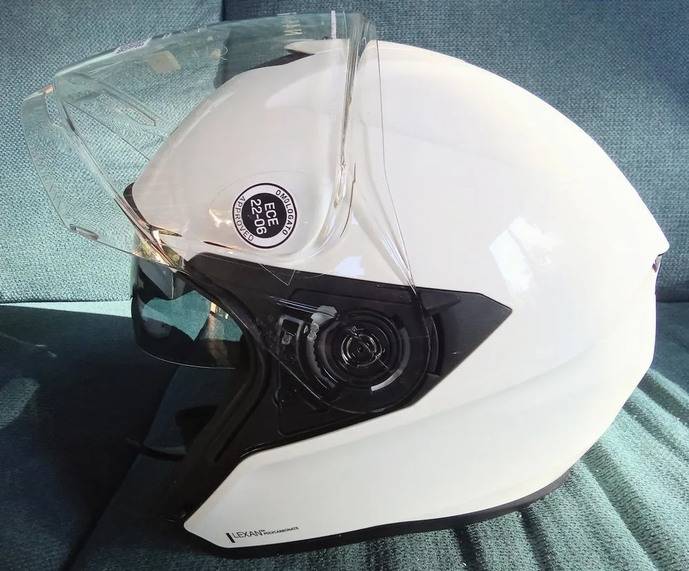 Un casque Nolan N40.6 blanc