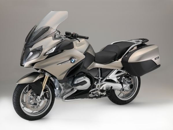 Petit coup de neuf sur les coloris et les options BMW.
