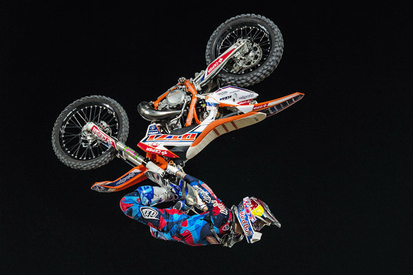 Les Red Bull X-Fighters approchent de Madrid.