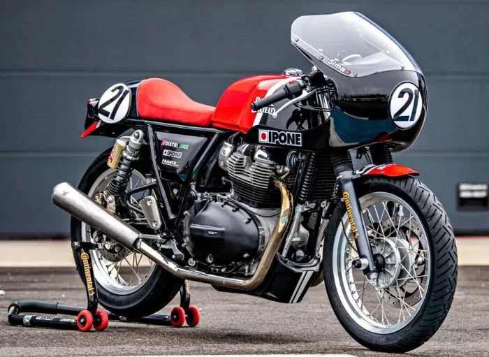 La Royal Enfield 650 Continental GT se lance dans la compétition.