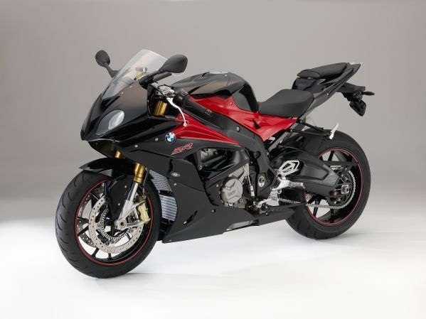 Petit coup de neuf sur les coloris et les options BMW.