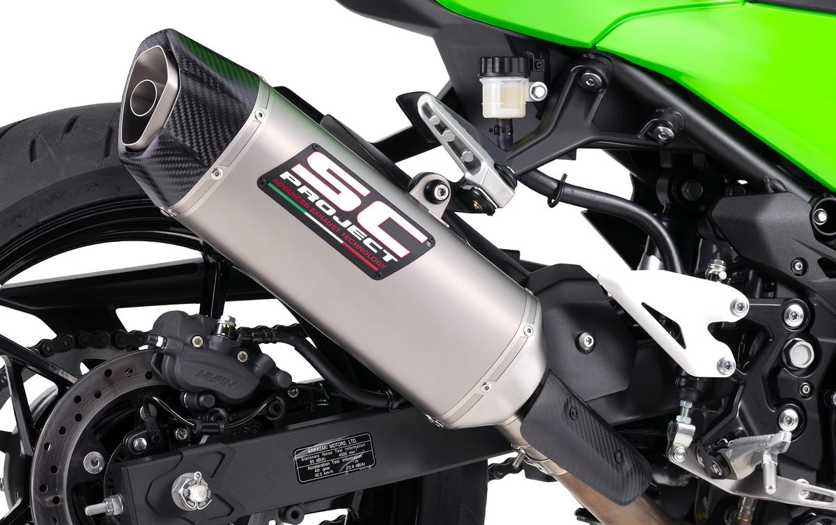 un échappement SC-Project SC1-X en titane pour Kawasaki Z 500 / Ninja 500