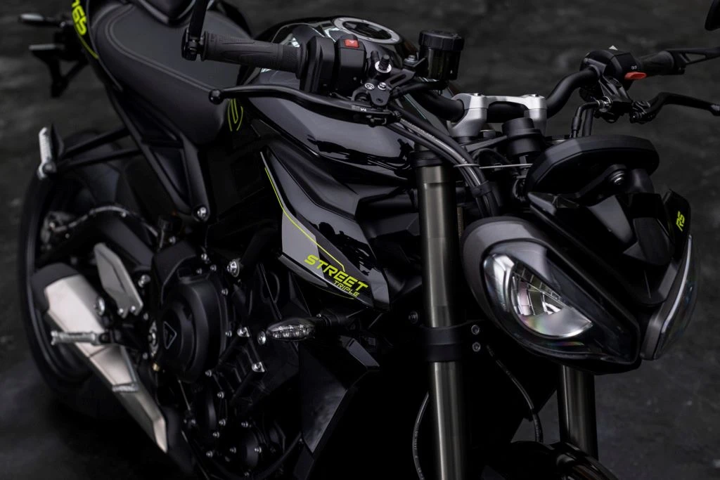 Street-Triple-765RS-Triumph-2025
