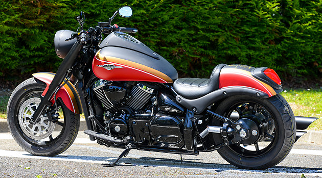 Suzuki France présente deux C 1500 T préparés.