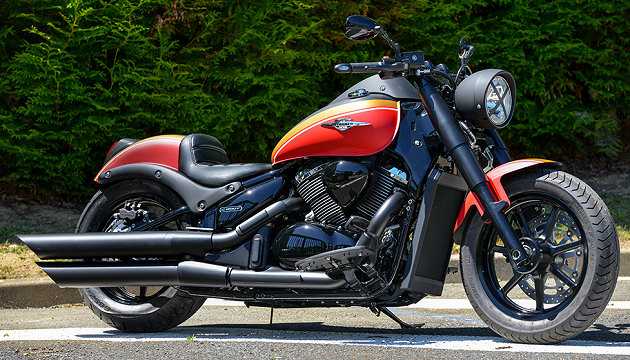 Suzuki France présente deux C 1500 T préparés.