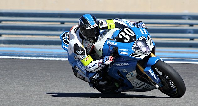 Une championne du monde au Salon Moto Légende.