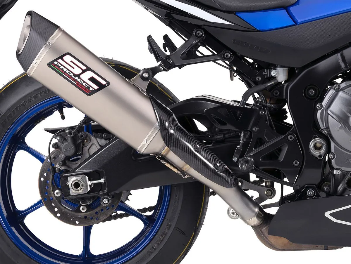 Un silencieux SC Project SC1-R 350 mm installé sur une Suzuki GSX-R1000R de 2026