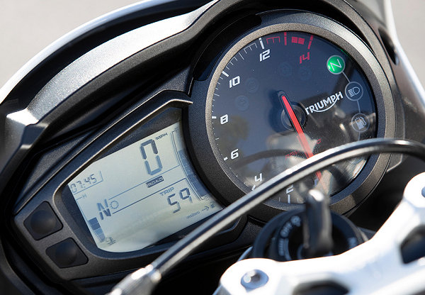 Triumph Australie montre la Street Triple S 2020 en 660 cm3.