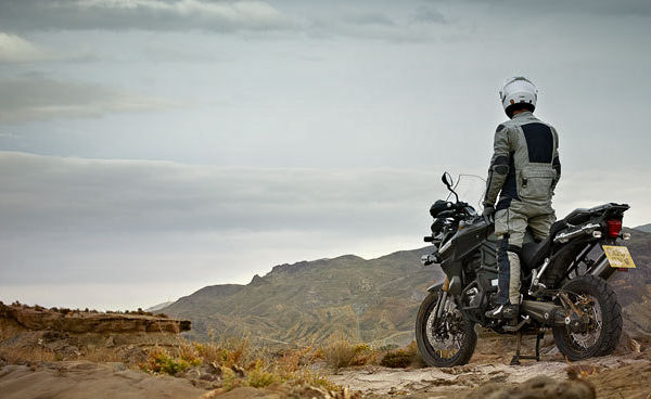 Triumph signe un partenariat avec Bajaj Auto India.