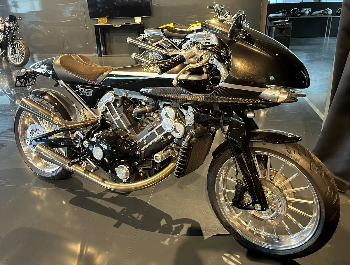 Une moto Brough Superior Salt Racer