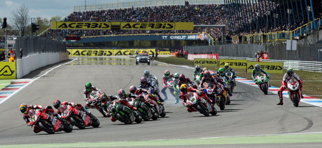 WSBK / Assen - Rea l'emporte, Davies subit.