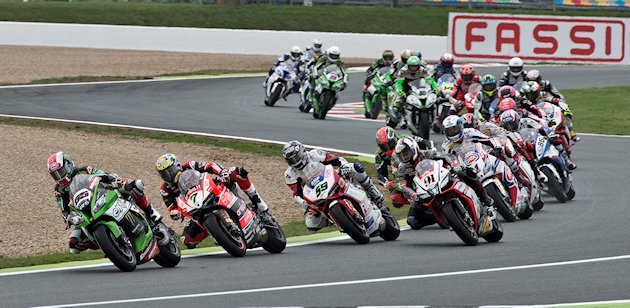 WSBK / Magny-Cours - Encore un doublé de Rea.