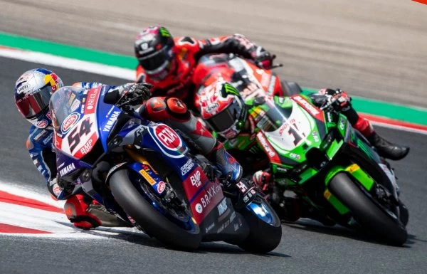 WSBK / Navarra - Le doublé pour Redding, Rea et Razgatlioglu au coude-à-coude.